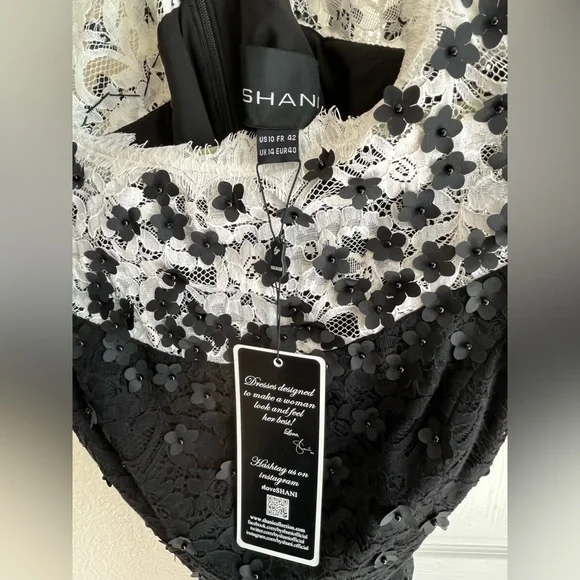 Shani floral appliqu lace A-line dress black white flowers size 10 - threedaughtersproperties.com Shani floral appliqu lace A-line dress black white flowers size 10 - threedaughtersproperties.com
